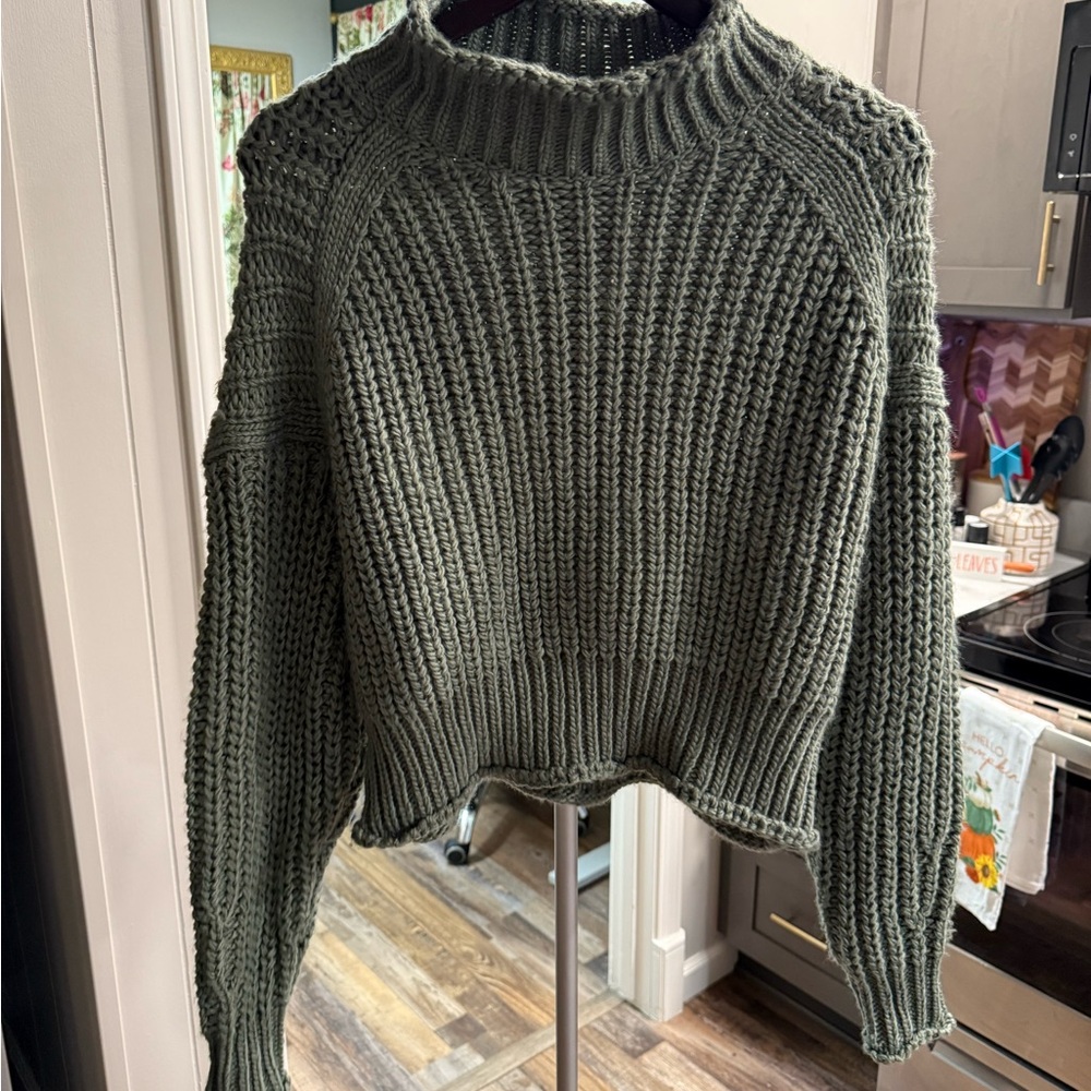 NEVER WORN Olive Green High Neck WARM sweater
